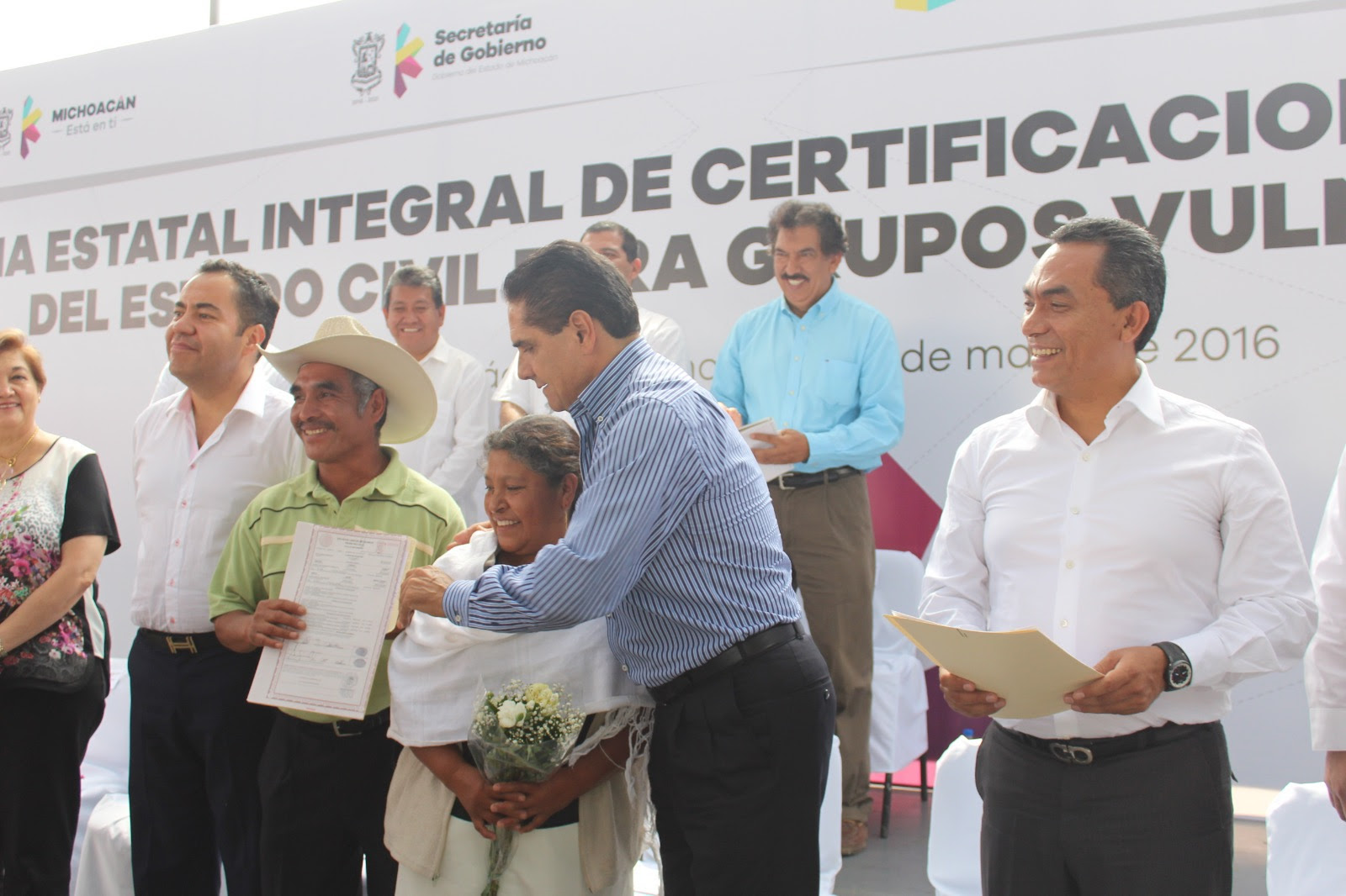 Realiza Registro Civil matrimonios colectivos en Zitácuaro